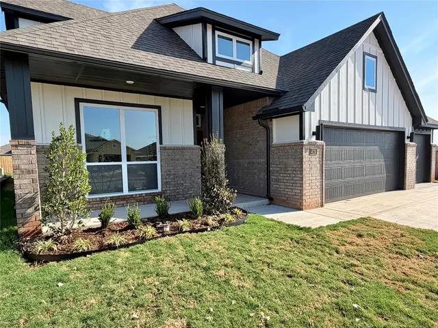 Photo 2 — 4019 Abingdon Drive, Norman, OK 73026