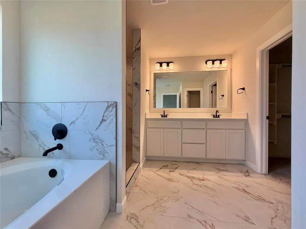 Photo 6 — 4019 Abingdon Drive, Norman, OK 73026
