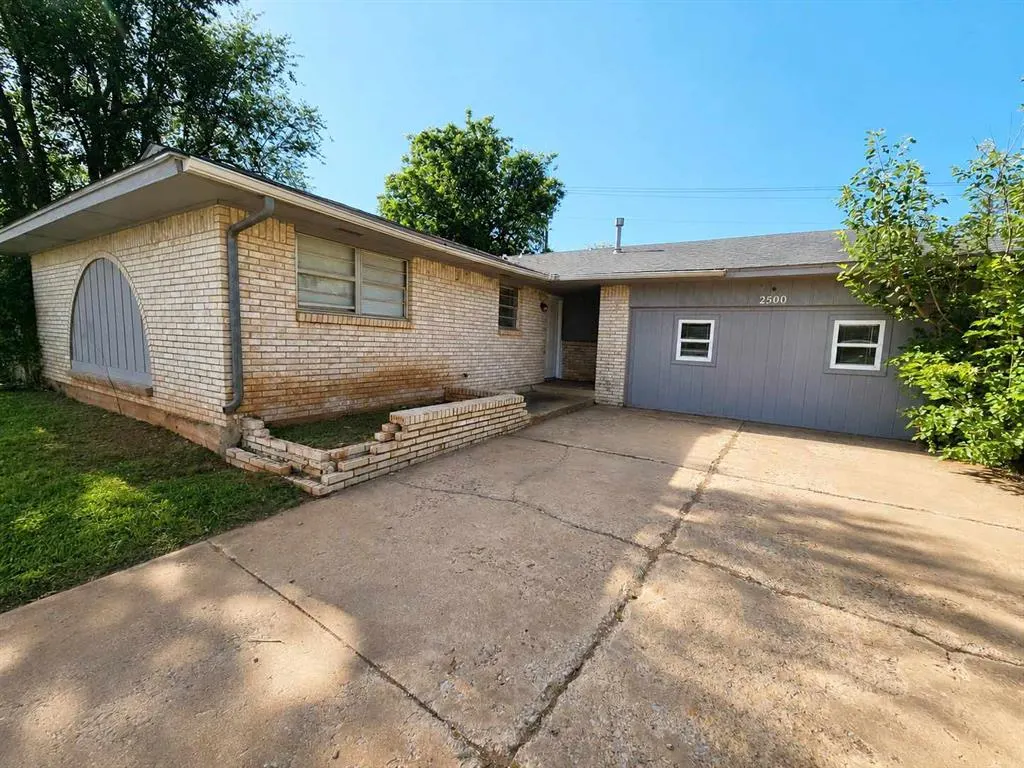 Front exterior — 2500 SE 51st Street, Oklahoma City, OK 73129
