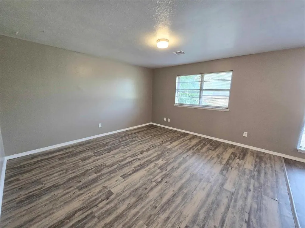 Photo 3 — 2500 SE 51st Street, Oklahoma City, OK 73129