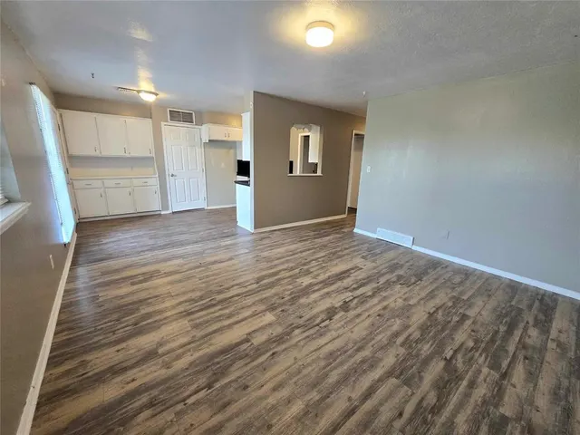 Photo 4 — 2500 SE 51st Street, Oklahoma City, OK 73129