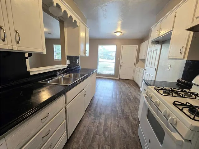 Photo 7 — 2500 SE 51st Street, Oklahoma City, OK 73129