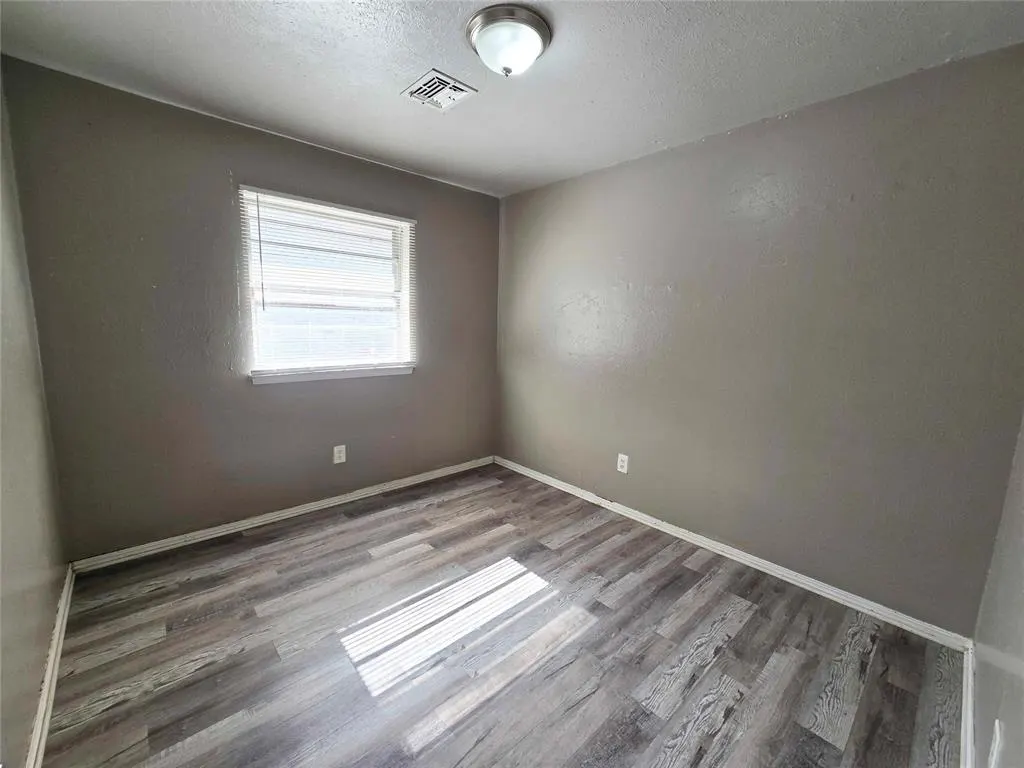 Photo 10 — 2500 SE 51st Street, Oklahoma City, OK 73129