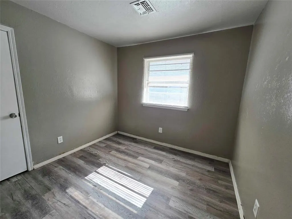 Photo 11 — 2500 SE 51st Street, Oklahoma City, OK 73129