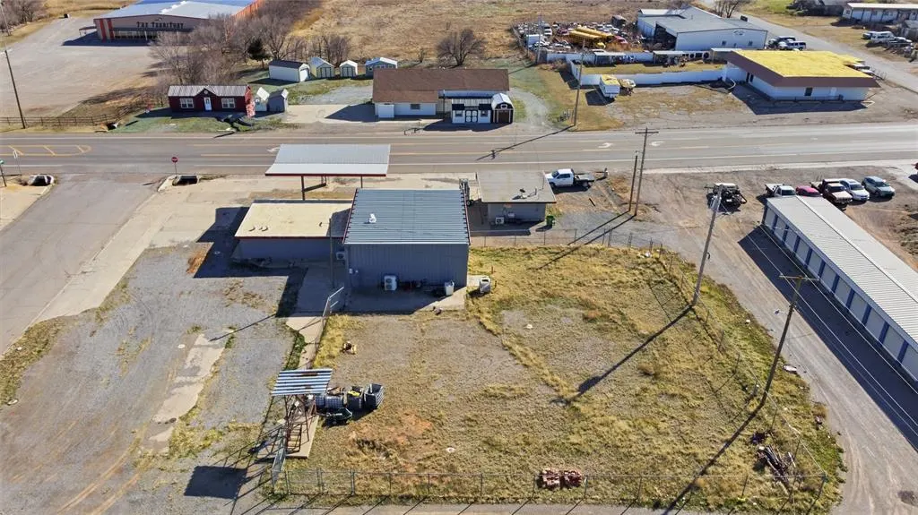 Photo 25 — 101 W 11th Street, Hobart, OK 73651