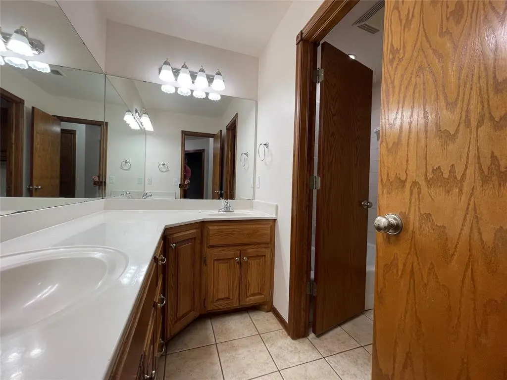 Photo 40 — 11516 Village Avenue, Oklahoma City, OK 73130