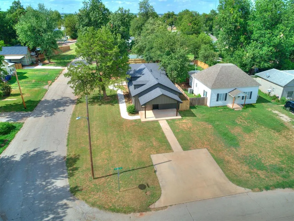 Photo 2 — 1828 W Idaho Avenue, Chickasha, OK 73018