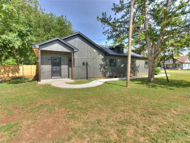 Photo 4 — 1828 W Idaho Avenue, Chickasha, OK 73018