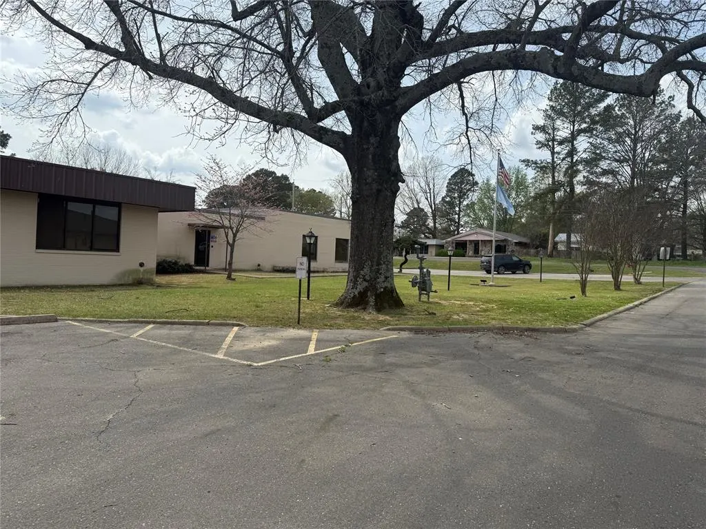 Photo 3 — 1300 SE Adams Street, Idabel, OK 74745