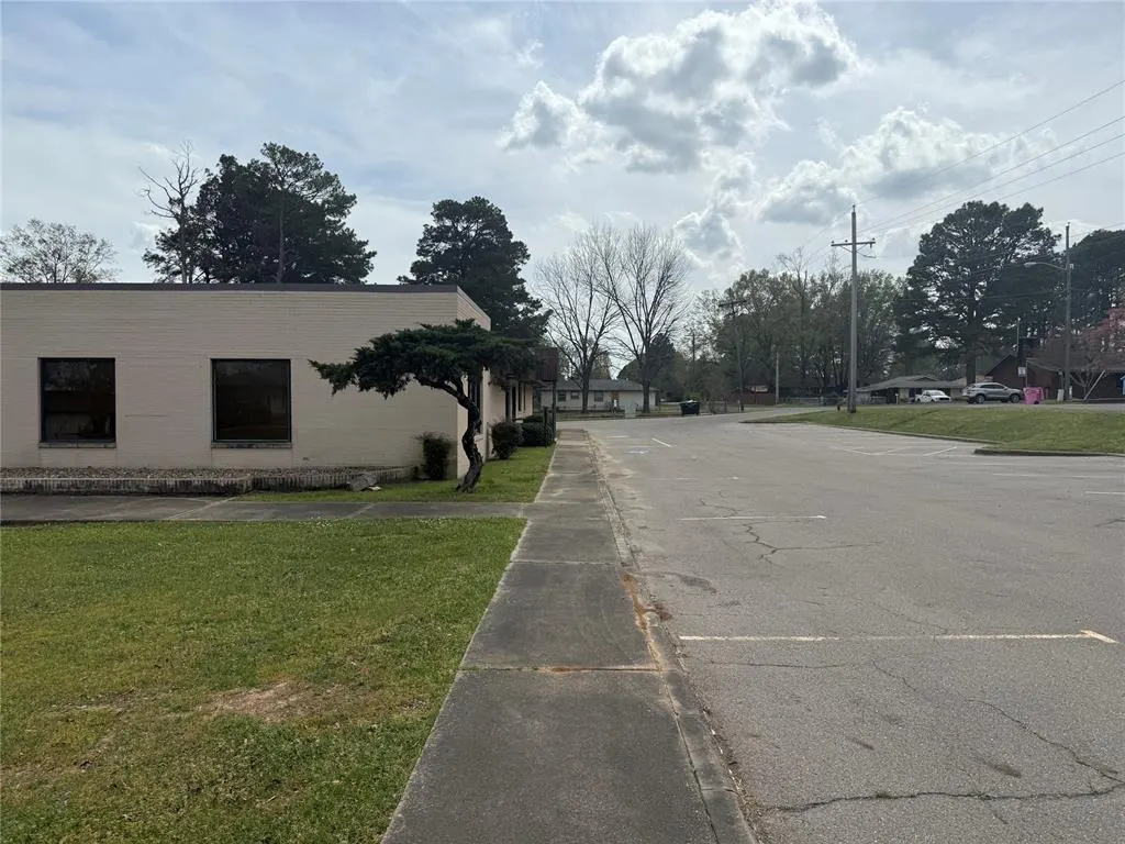 Photo 18 — 1300 SE Adams Street, Idabel, OK 74745