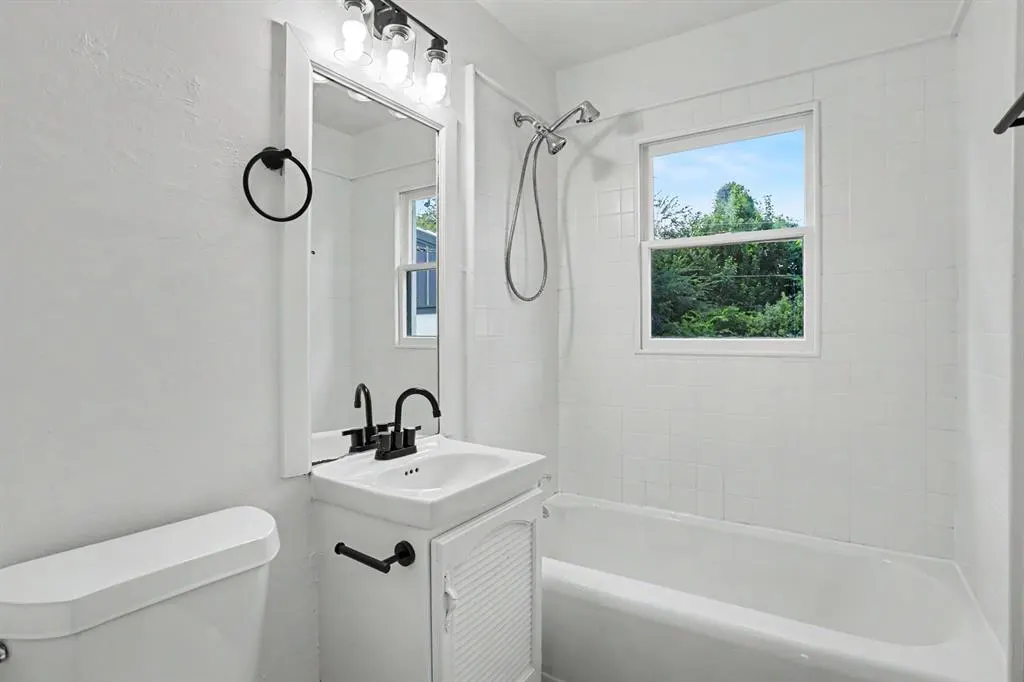 Photo 12 — 605 Lions Park Place, Midwest City, OK 73110