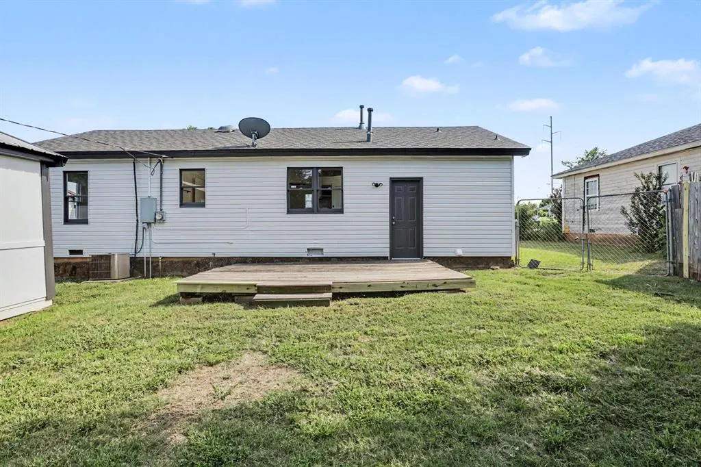Photo 17 — 605 Lions Park Place, Midwest City, OK 73110