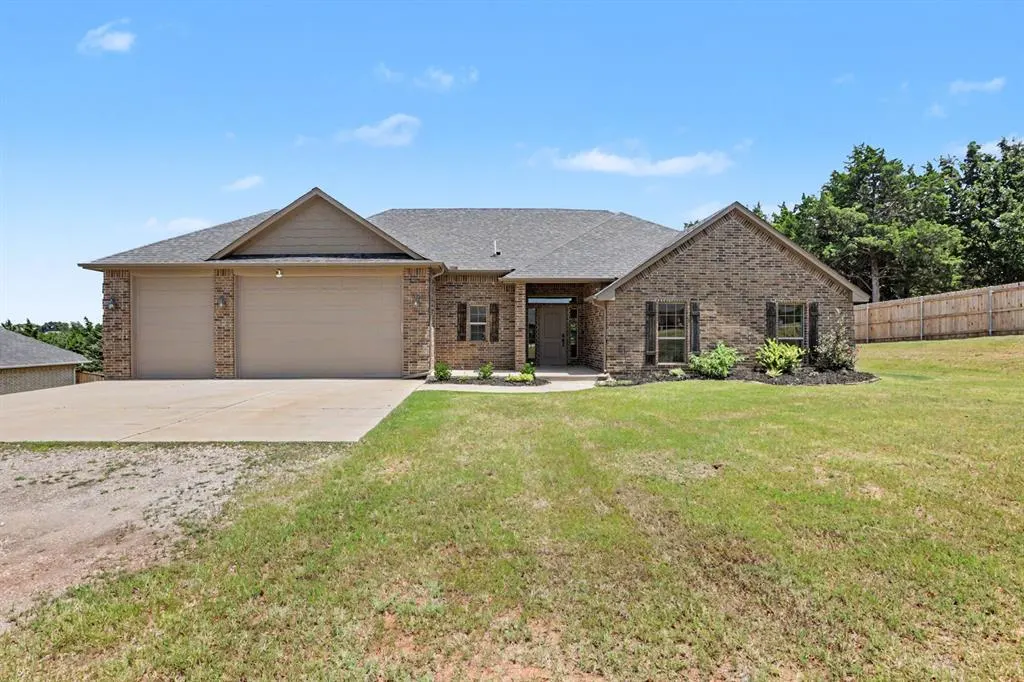 Photo 2 — 350 Maple Drive, Guthrie, OK 73044