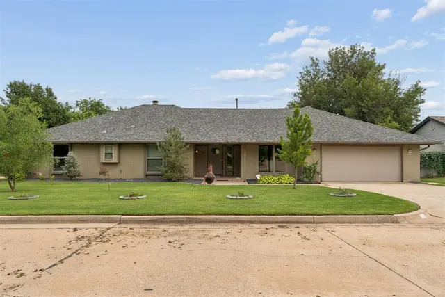 Photo 2 — 4124 Cherry Hill Lane, Oklahoma City, OK 73120