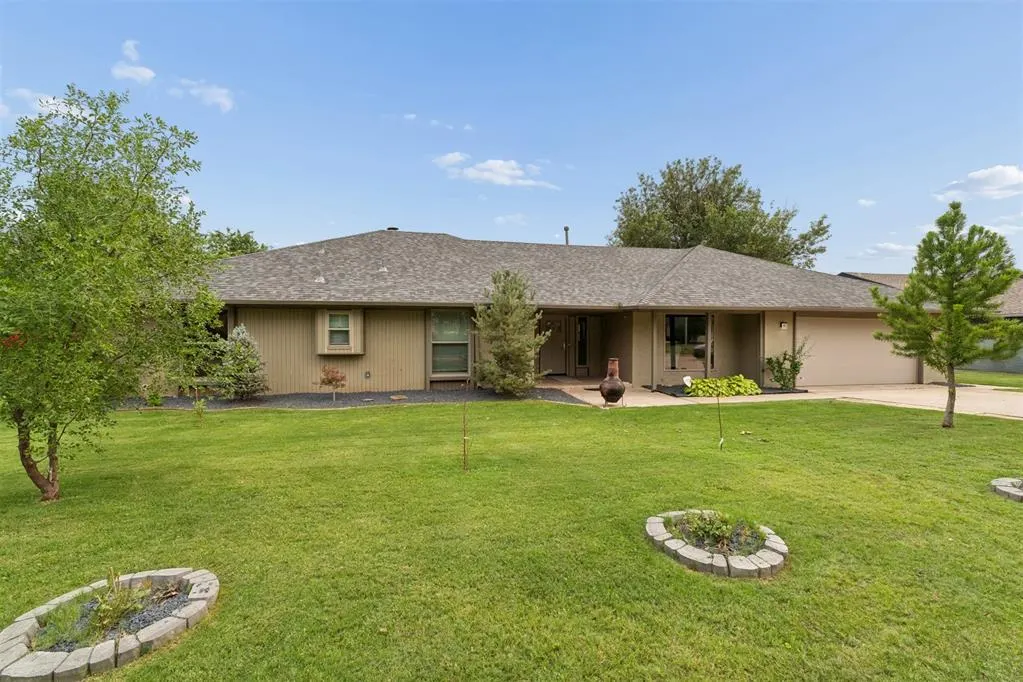 Photo 4 — 4124 Cherry Hill Lane, Oklahoma City, OK 73120