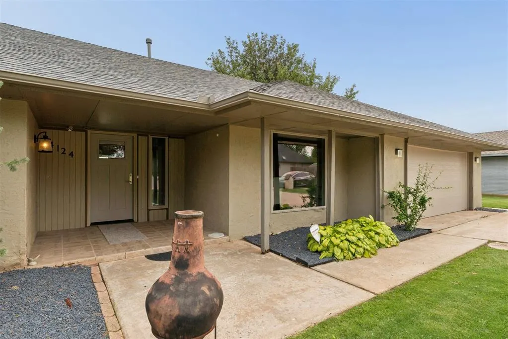 Photo 5 — 4124 Cherry Hill Lane, Oklahoma City, OK 73120