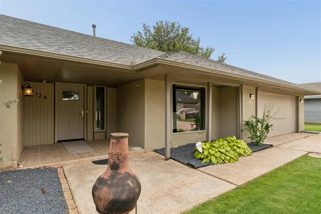 Photo 5 — 4124 Cherry Hill Lane, Oklahoma City, OK 73120