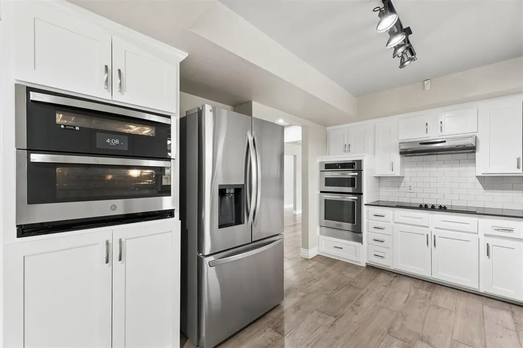 Photo 15 — 4124 Cherry Hill Lane, Oklahoma City, OK 73120