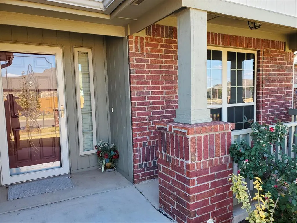 Photo 2 — 19109 Blanco Drive, Edmond, OK 73012