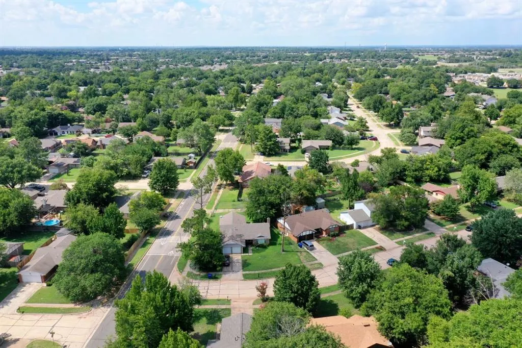 Photo 5 — 1823 Rolling Stone Drive, Norman, OK 73071