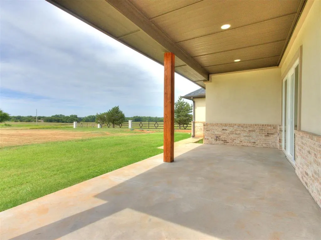 Photo 3 — 4988 Ranchero Drive, Edmond, OK 73025
