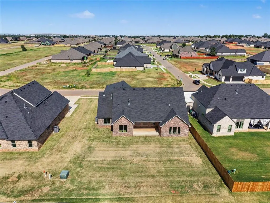 Photo 18 — 3309 Sugar Maple Way, Oklahoma City, OK 73179