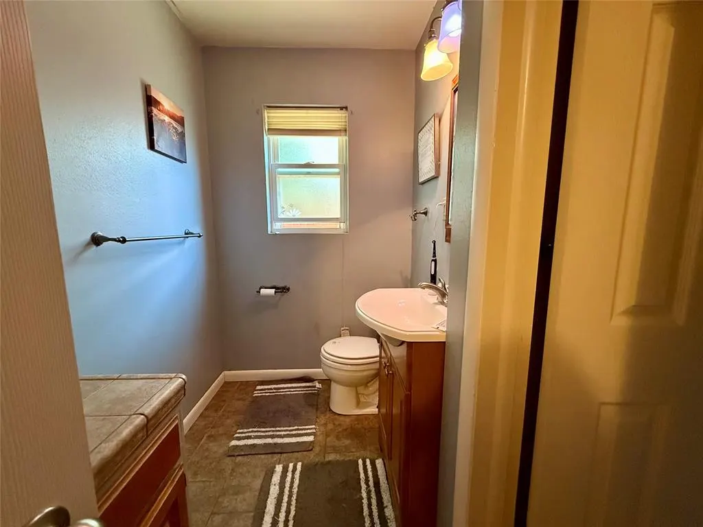 Photo 12 — 2005 N Canary Lane, Altus, OK 73521