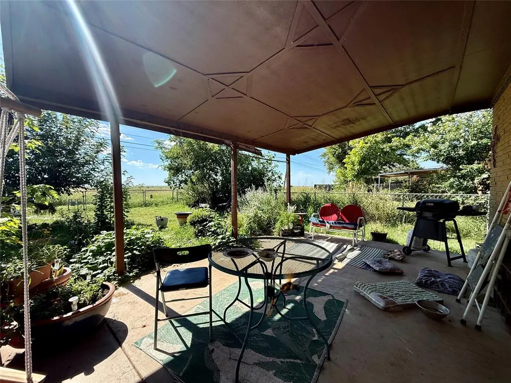 Photo 15 — 2005 N Canary Lane, Altus, OK 73521