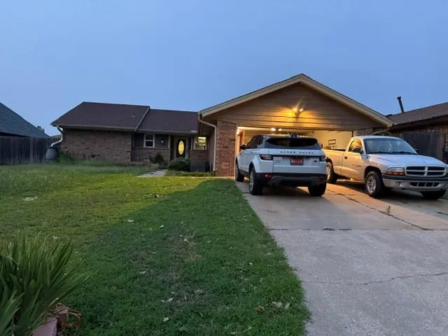 Front exterior — 10108 Bison Circle, Yukon, OK 73099