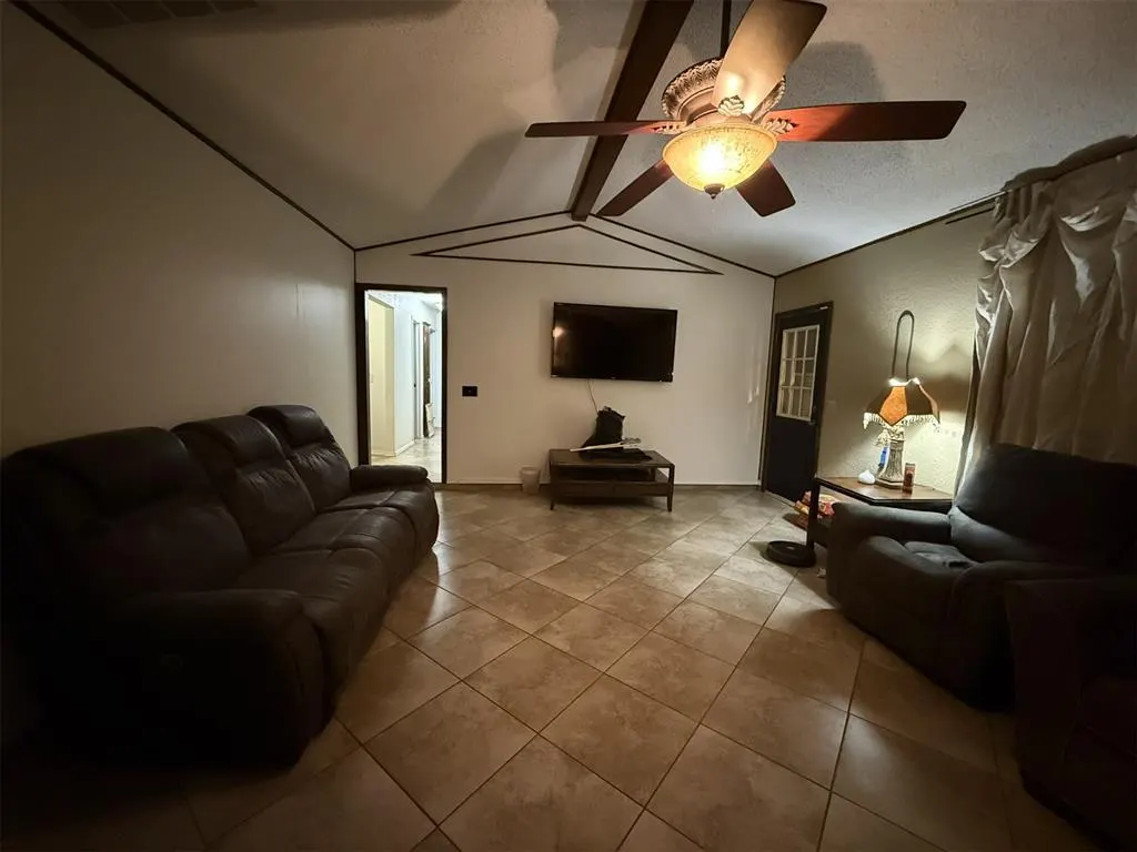 Photo 9 — 10108 Bison Circle, Yukon, OK 73099
