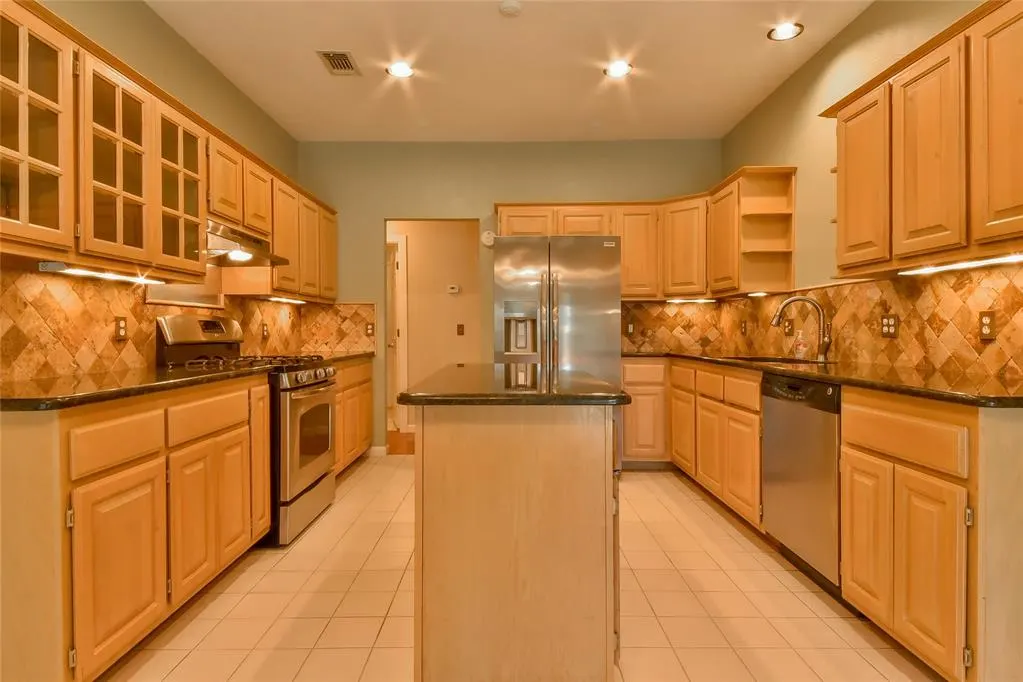 Photo 8 — 612 Fox Hunt Lane, Edmond, OK 73003