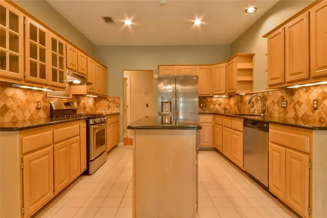 Photo 8 — 612 Fox Hunt Lane, Edmond, OK 73003