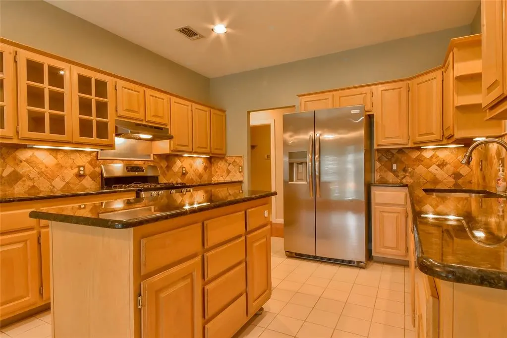 Photo 9 — 612 Fox Hunt Lane, Edmond, OK 73003