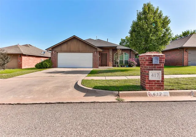 Photo 2 — 417 Tecumseh Meadows Court, Norman, OK 73069