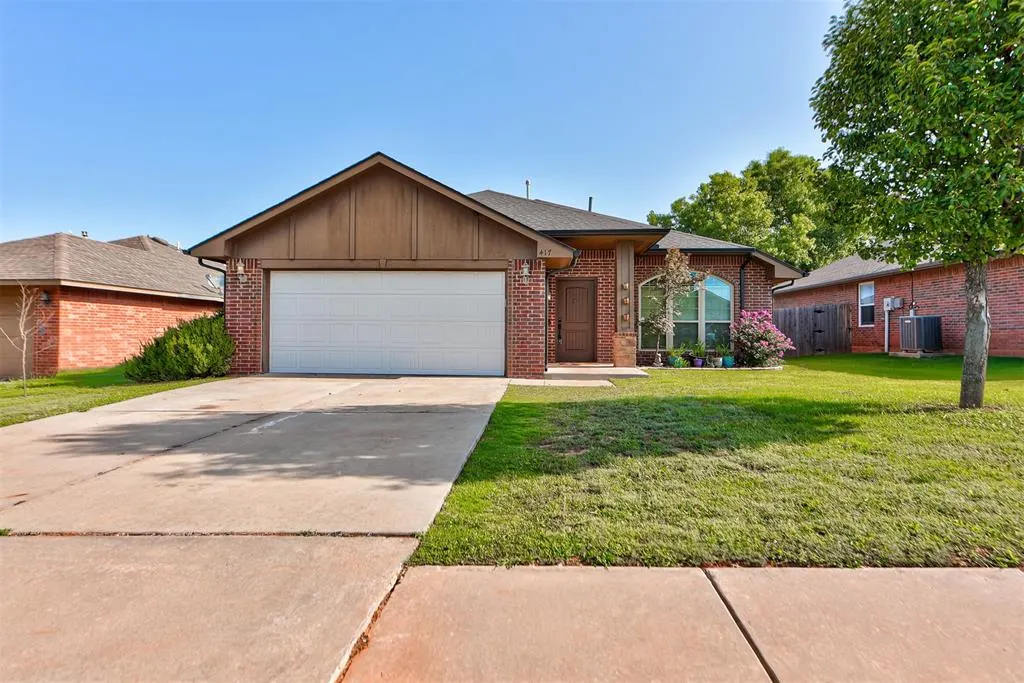 Photo 3 — 417 Tecumseh Meadows Court, Norman, OK 73069