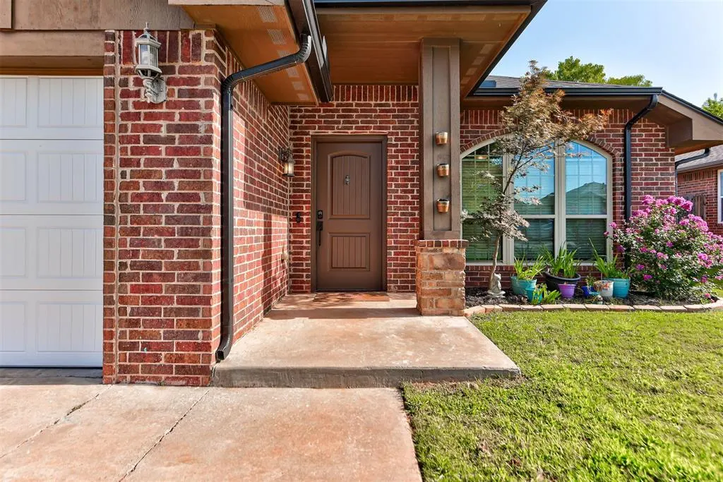 Photo 6 — 417 Tecumseh Meadows Court, Norman, OK 73069