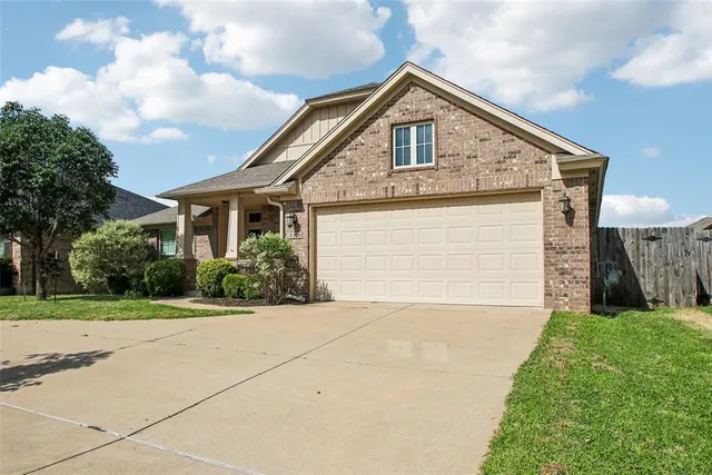 Photo 2 — 18305 Bodegon Road, Edmond, OK 73012