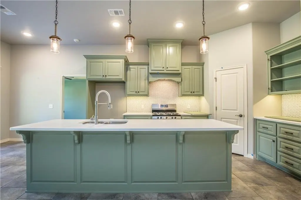 Photo 8 — 2801 Cypress Springs Boulevard, Edmond, OK 73034