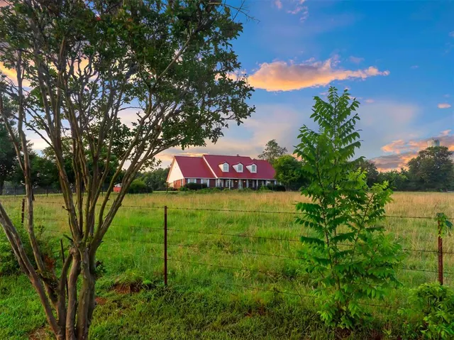 Photo 3 — 830 N Denison Road, Idabel, OK 74745