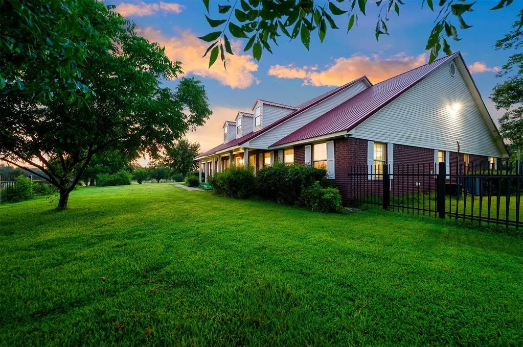 Photo 6 — 830 N Denison Road, Idabel, OK 74745