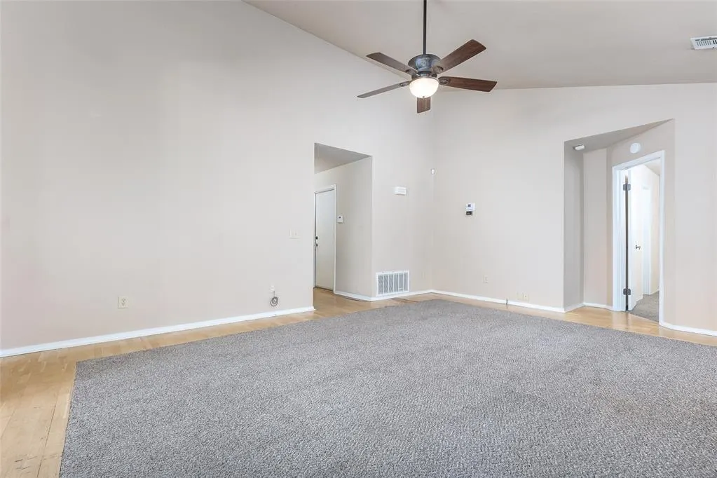 Photo 6 — 10304 Southridge Terrace, Oklahoma City, OK 73159