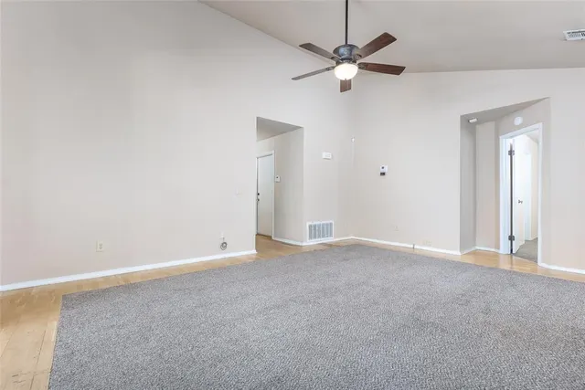 Photo 6 — 10304 Southridge Terrace, Oklahoma City, OK 73159