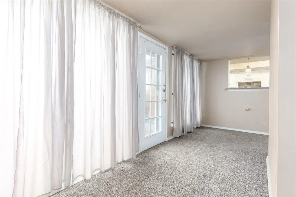 Photo 11 — 10304 Southridge Terrace, Oklahoma City, OK 73159