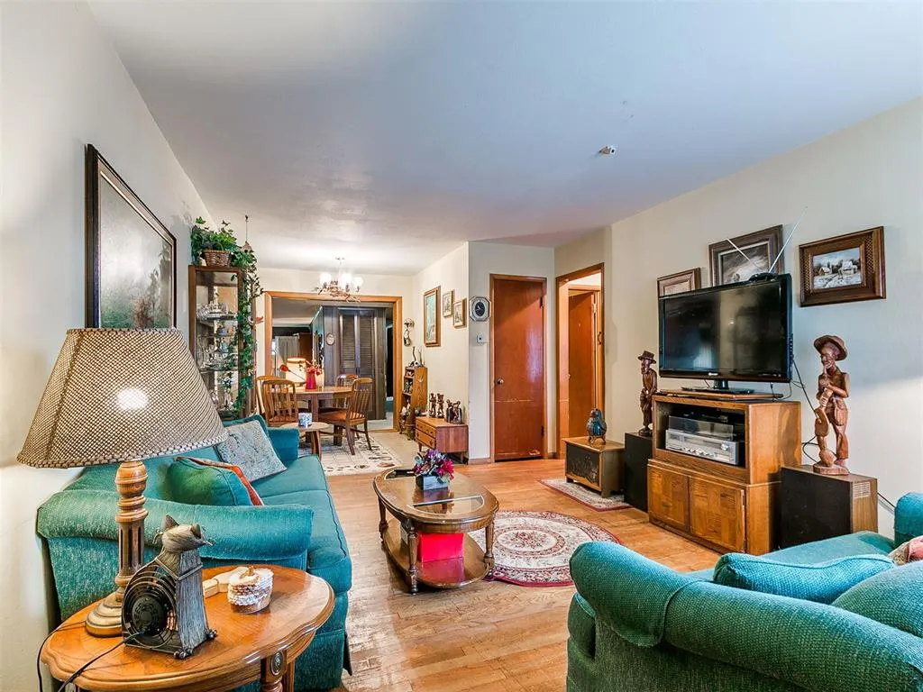Photo 6 — 2520 SW 50th Street, Oklahoma City, OK 73119