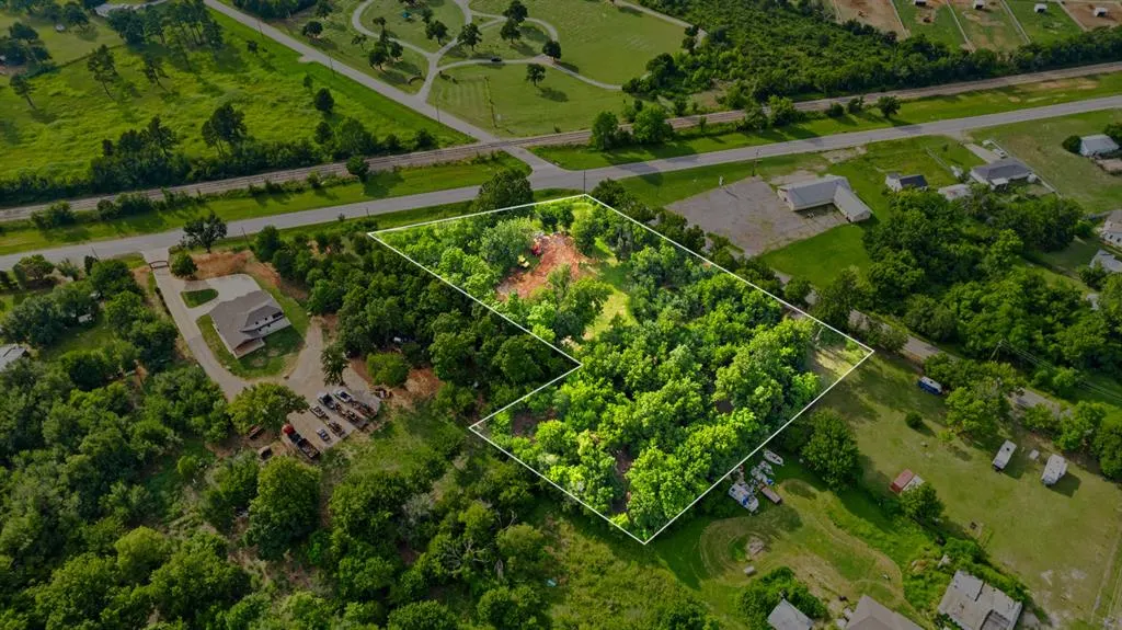 Photo 2 — 10900 E Wilshire Boulevard, Spencer, OK 73084