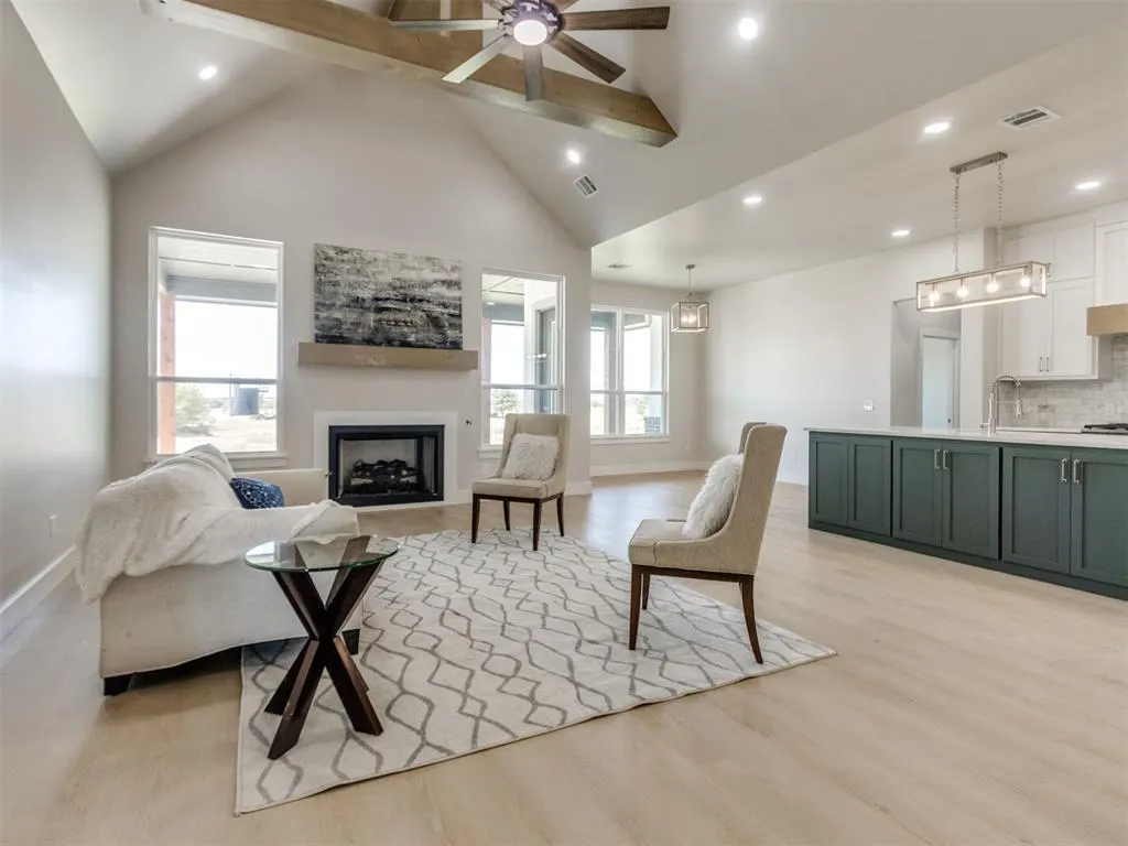 Photo 2 — 4720 Ranchero Drive, Edmond, OK 73025