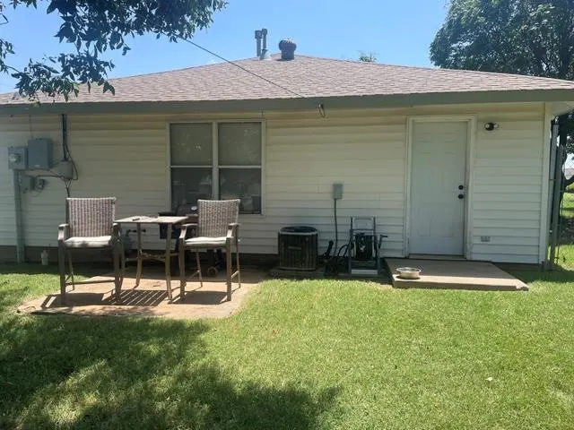 Photo 27 — 227 SE 3rd Street, Moore, OK 73160
