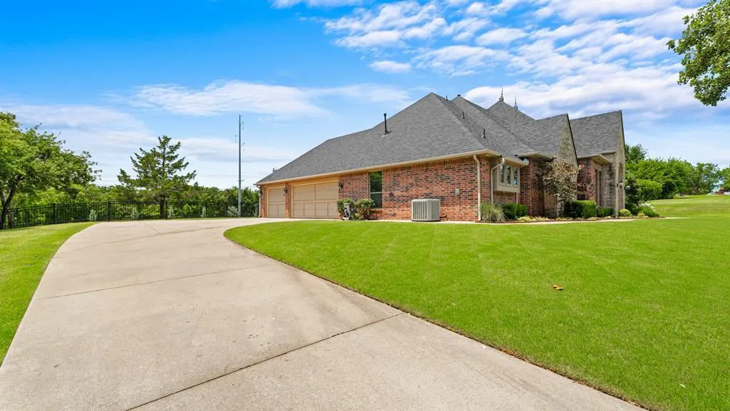 Photo 7 — 2209 Crestwood Drive, Jones, OK 73049