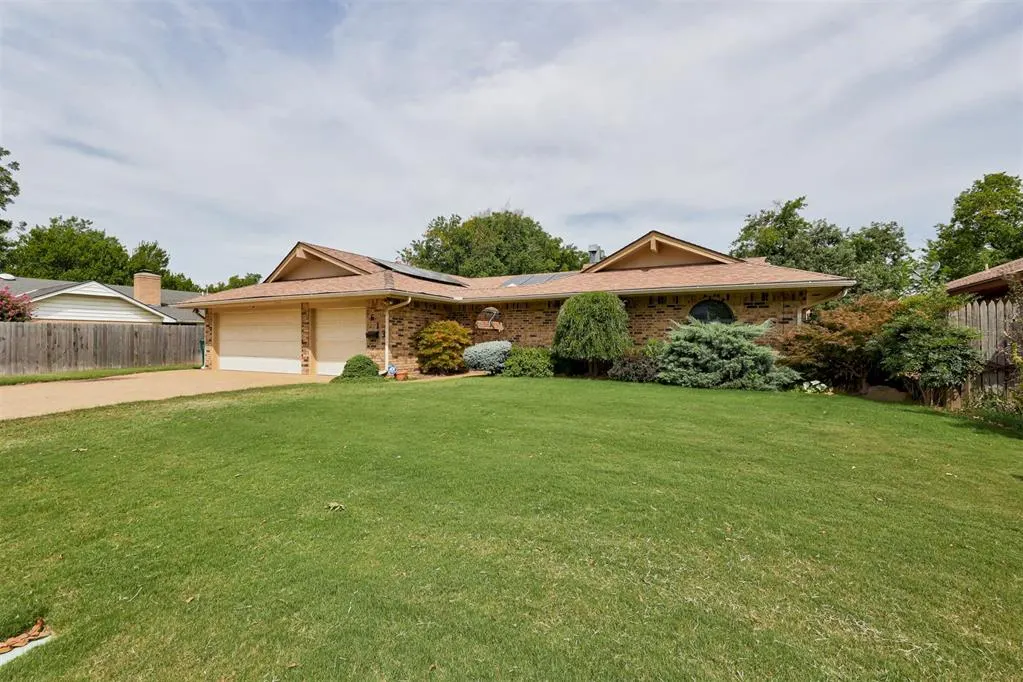 Photo 4 — 613 SW 63rd Terrace, Oklahoma City, OK 73139