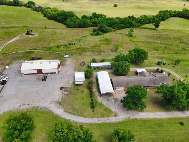 Photo 2 — 13612 St Hwy 74, Maysville, OK 73057